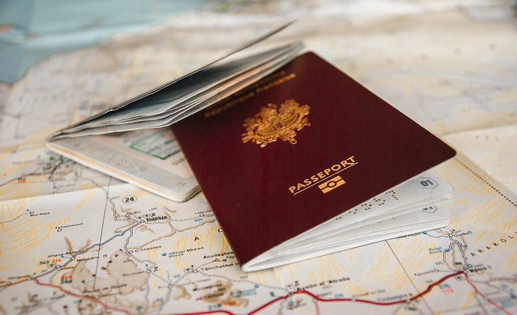 Pasaporte o documentos de viaje
